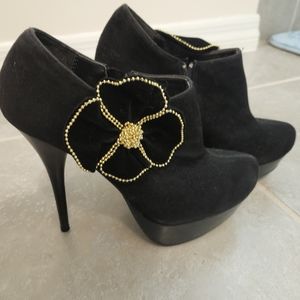 Heels size 8
